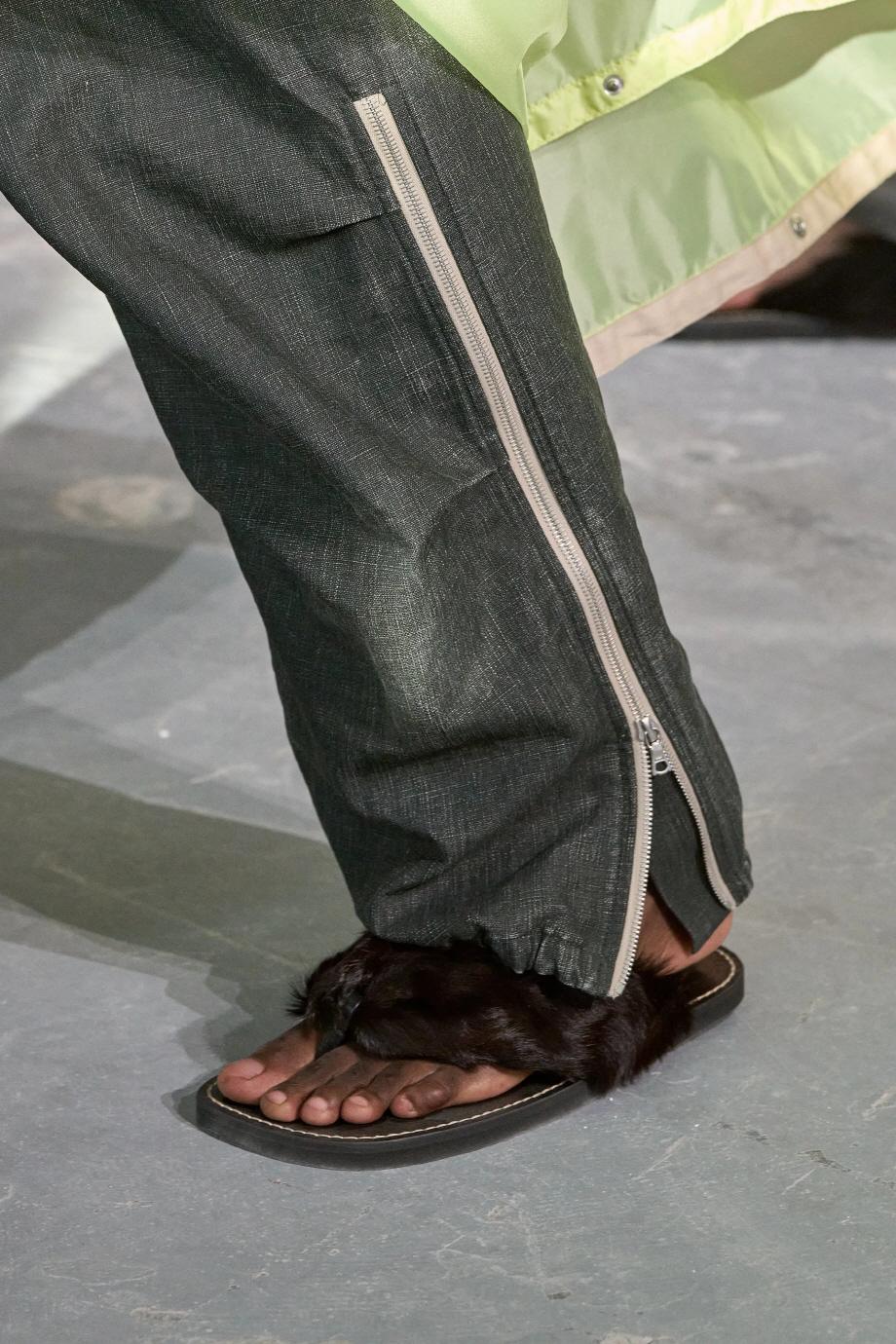 Dries Van Noten Coated Linen Cargo Pants Men’s 241 020944 8372 605