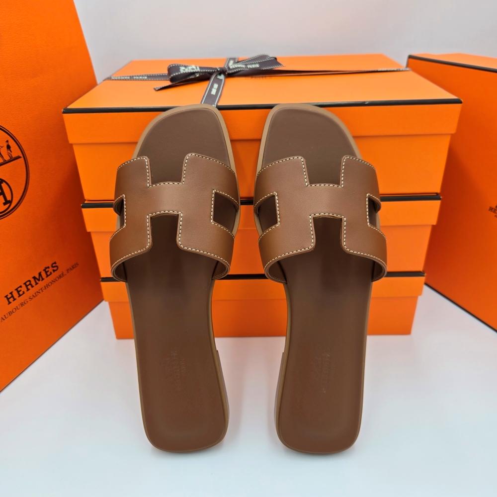 HERMES Oran Sandals Women Leather Gold Color Slides