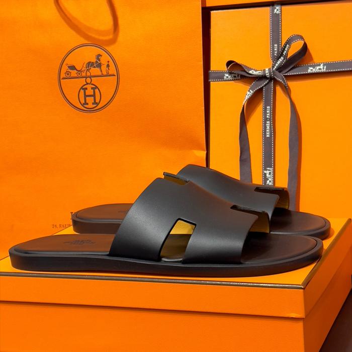 HERMES Izmir Calfskin Classic Black Sandals for Men