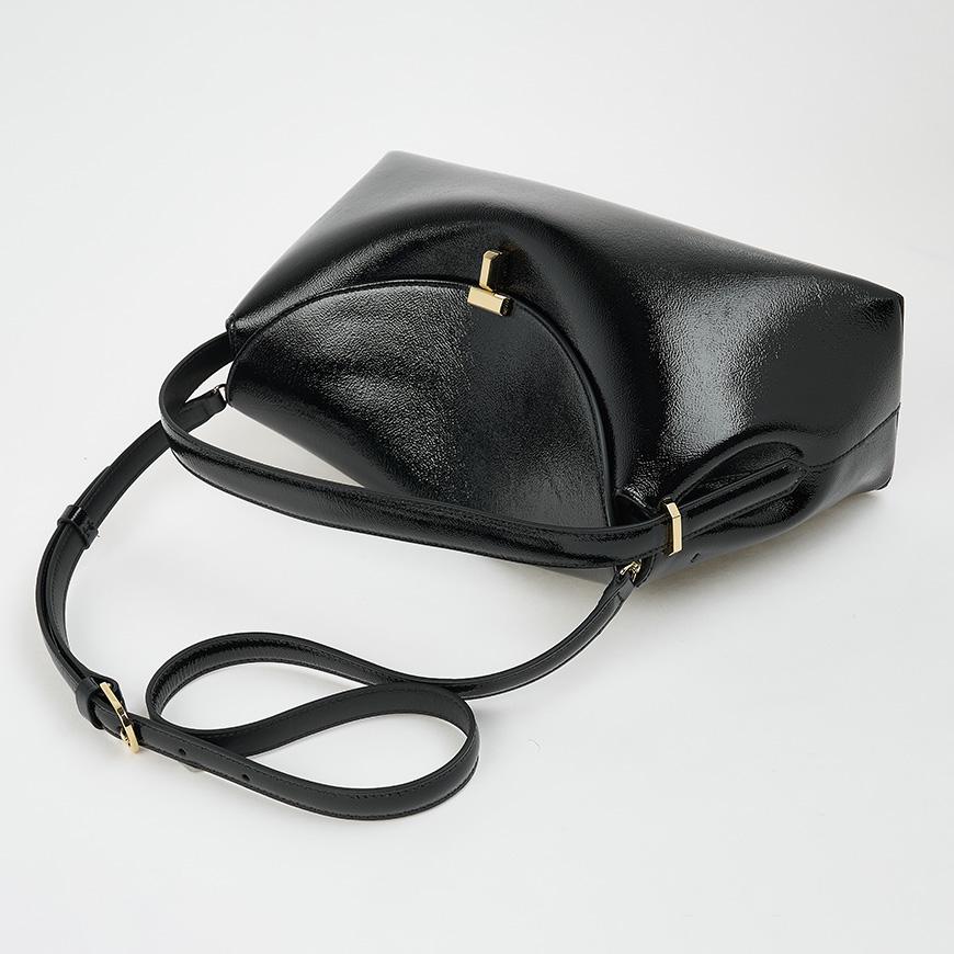 Toteme T-Lock Top Handle Shoulder Bag Black Leather Women’s 254 WAL961 LE0164