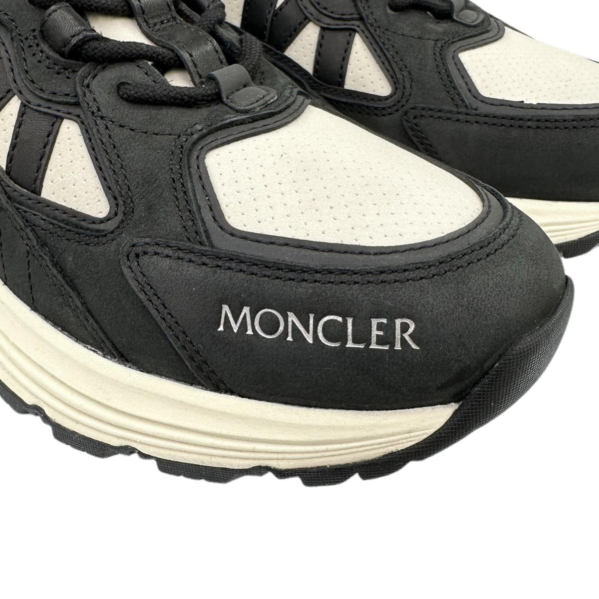 Moncler Low-Top Runner Sneakers 4M00140 999