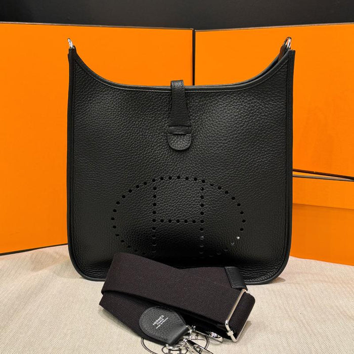 HERMES Black Leather Evelyne 29 Crossbody Bag Silver Hardware