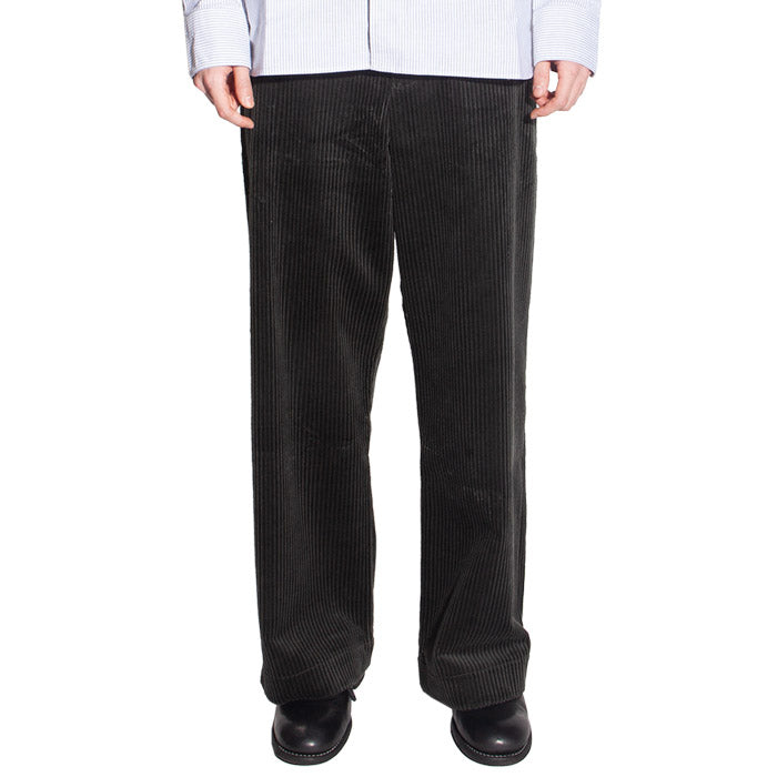 STUDIO NICHOLSON Men's Green Dress Pants SNM905