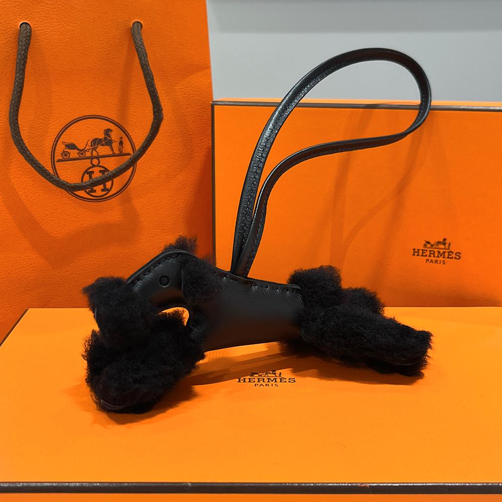HERMES Merino Wool All Black Dog Charm Keyring Unisex