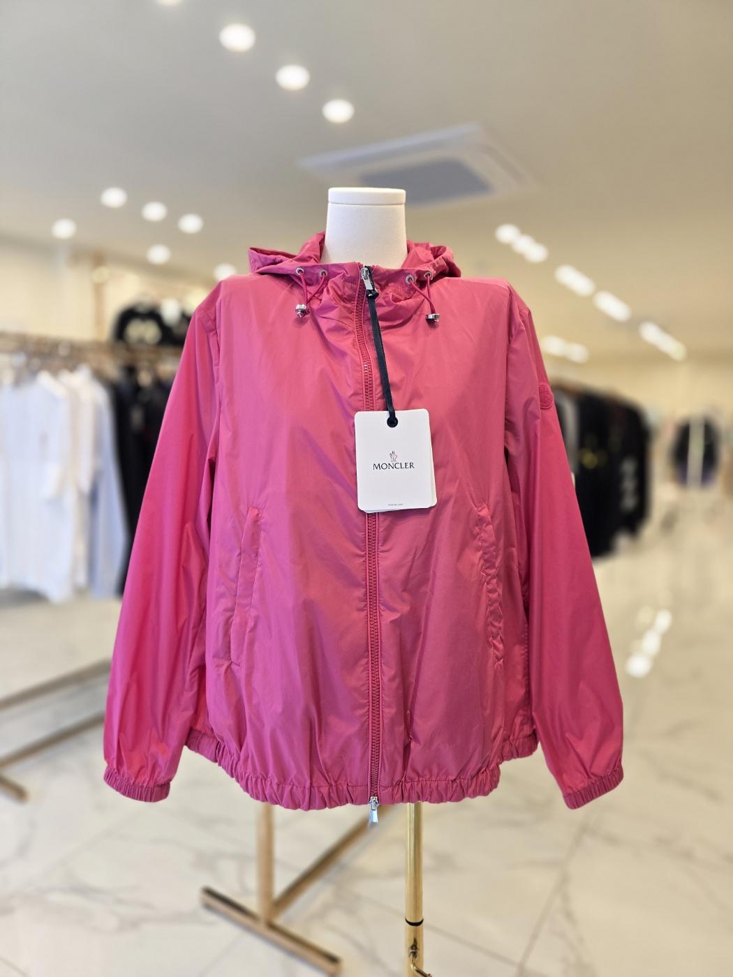 Moncler Bubblegum Pink Boissard Women’s Rain Jacket 1A00097 539YH 520