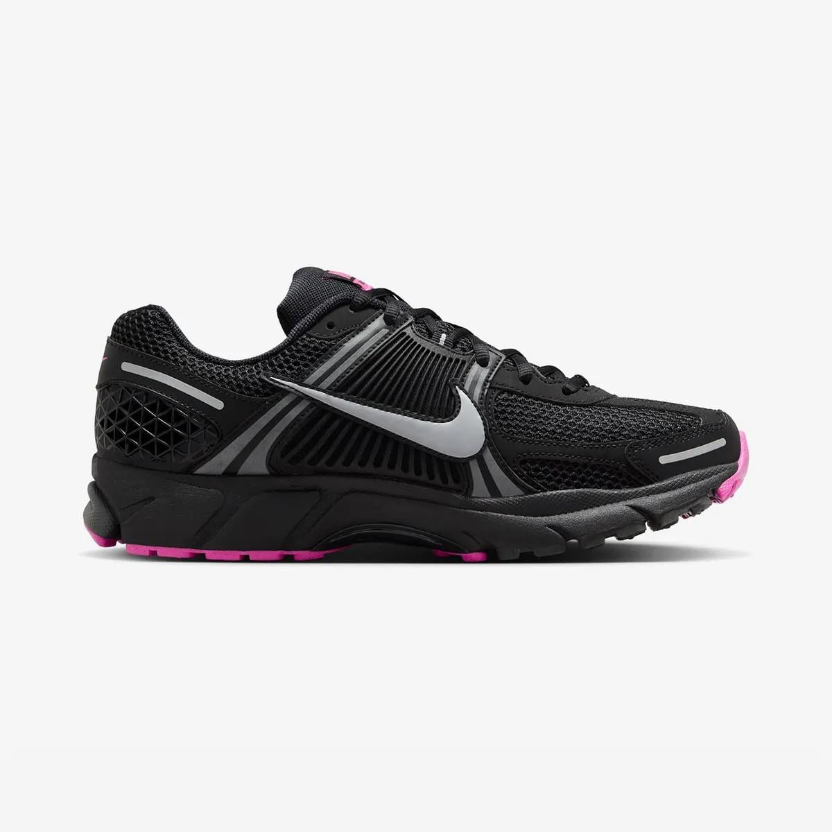 Nike Zoom Vomero 5 Black Pink Low-Top Sneakers FB9149 004