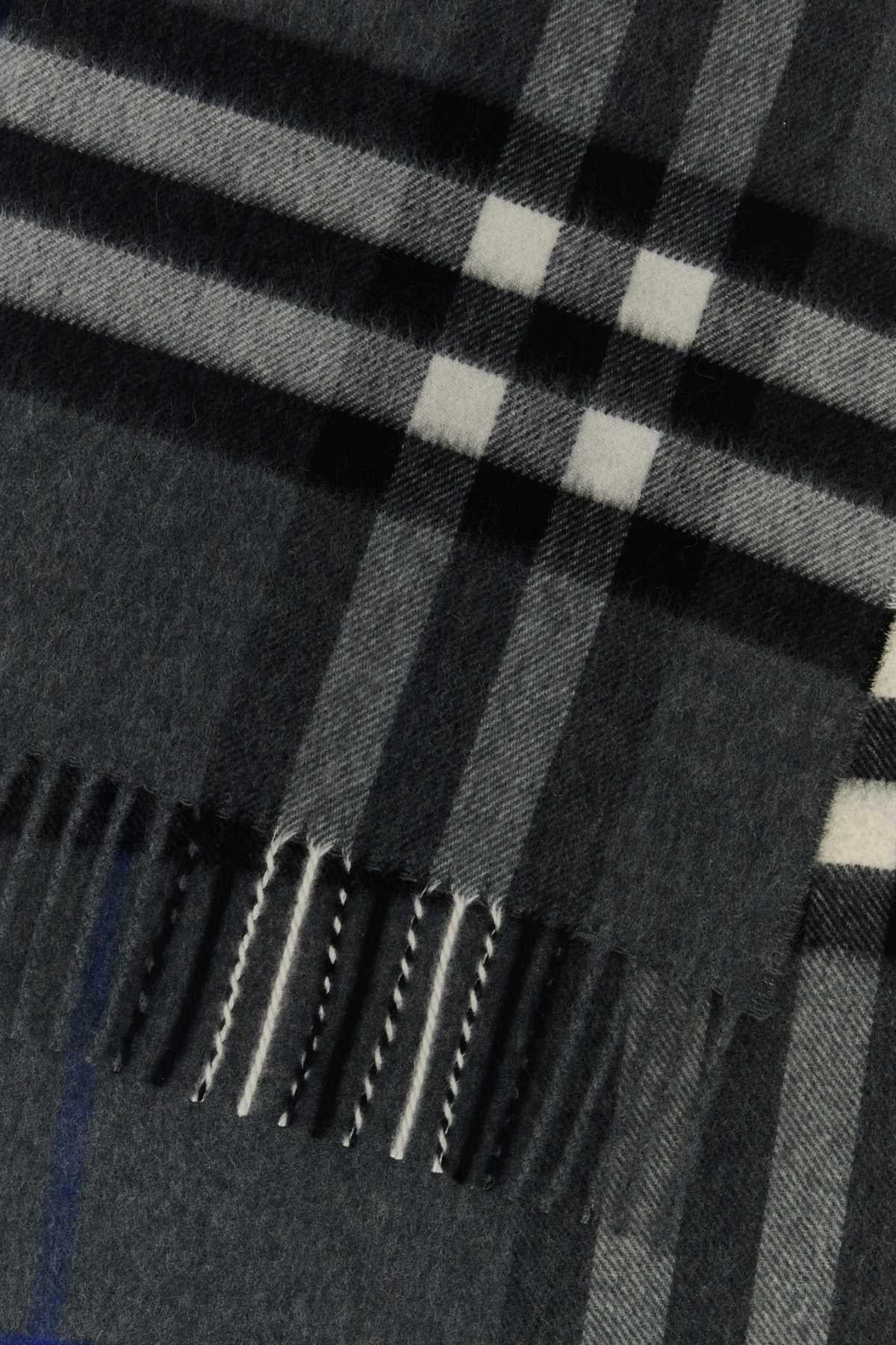 BURBERRY Beige Check Wool Scarf