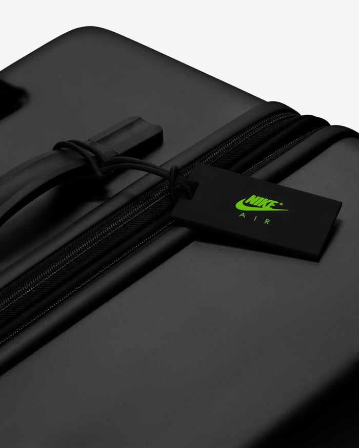 Nike Black Carry-On Luggage 22 Inch HV8584 010