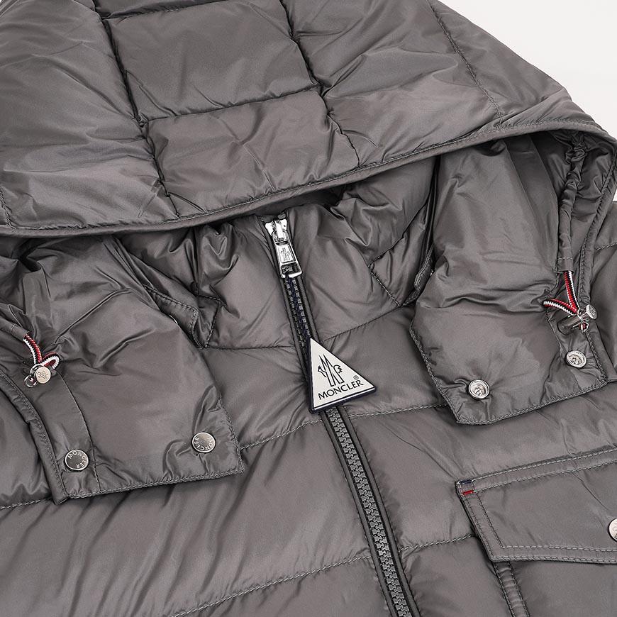 Moncler Berris Hooded Down Jacket Mens Navy