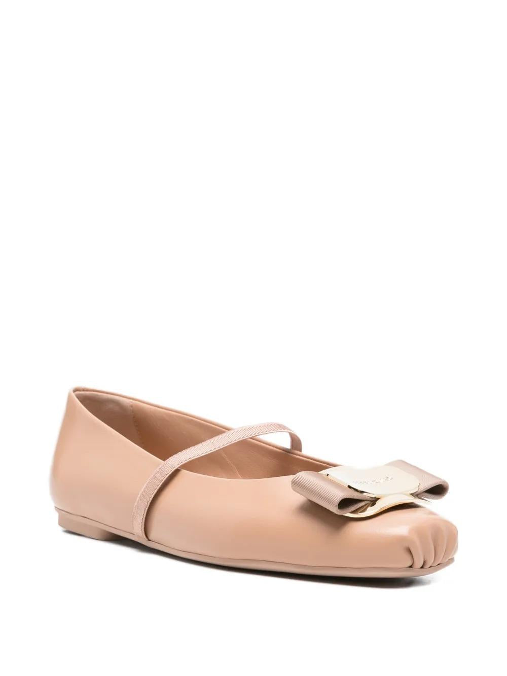 Ferragamo New Vara Plate Women’s Flat Shoes 01H345 785210