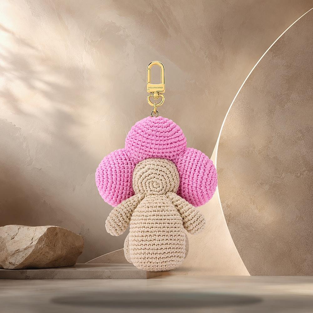 Louis Vuitton Vivienne Crochet Bag Charm Pink Keyring M03963