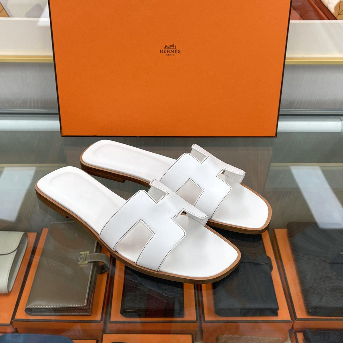 HERMES White Oran Women’s Leather Slide Sandals H021056