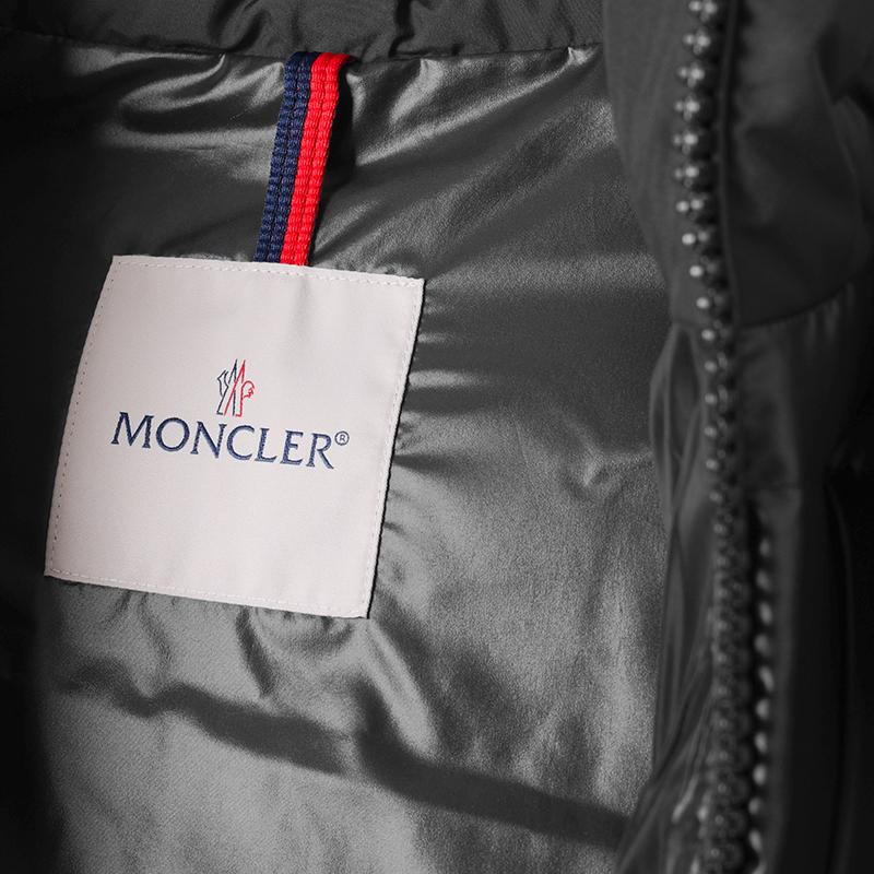 Moncler Maya Logo Patch Hooded Short Down Jacket Black