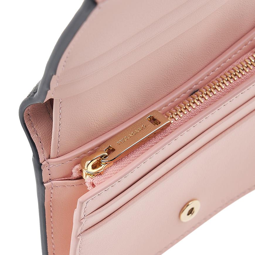Ferragamo Women’s Hug Compact Bifold Wallet Black Leather 0770850