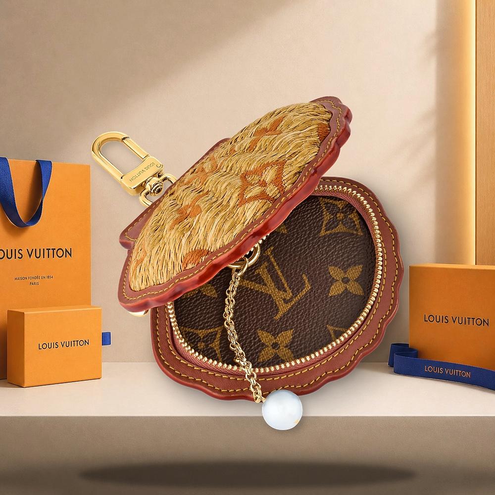 Louis Vuitton LV Shell Raffia Bag Charm Beige Keyring M03932