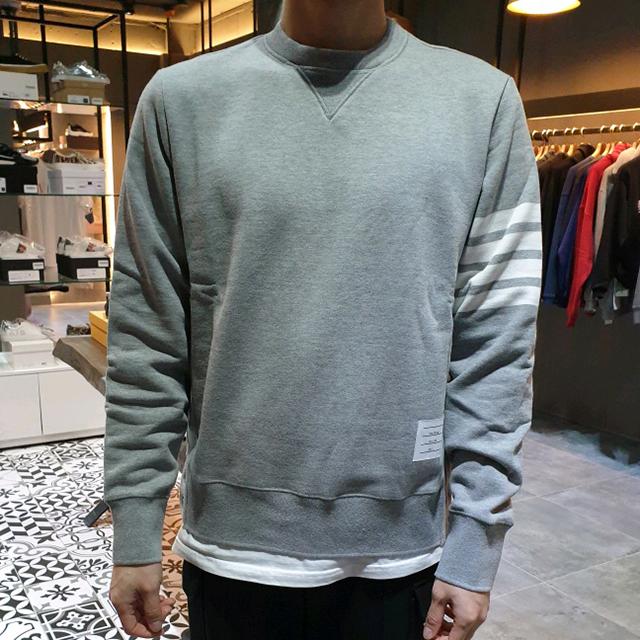 THOM BROWNE 4-Bar Armband Loopback Classic Sweatshirt Gray Unisex