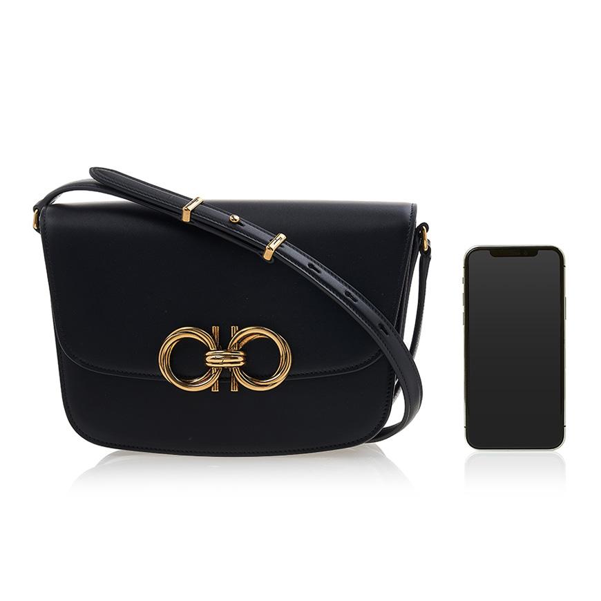 Ferragamo Trapezio Leather Shoulder Bag for Women 21 2915 NERO 0759127