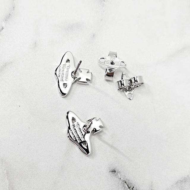 Vivienne Westwood Marinetta Earrings Silver-Tone Studs 6201038F 02P019 P019
