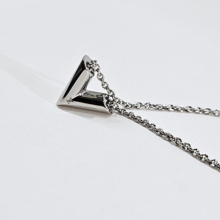 Louis Vuitton Essential V Logo Pendant Necklace M61083 M00857
