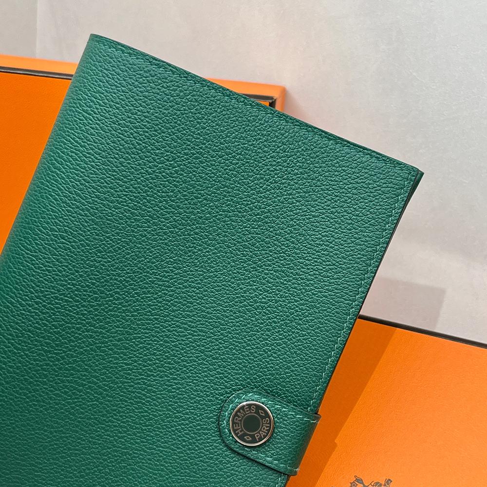 HERMES Green Long Wallet Pouch with Palladium Hardware