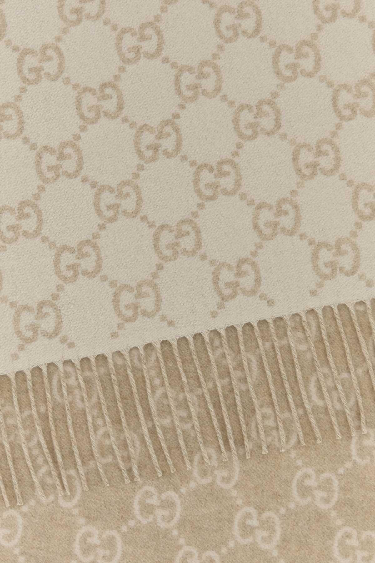 GUCCI Beige Wool Knit Scarf