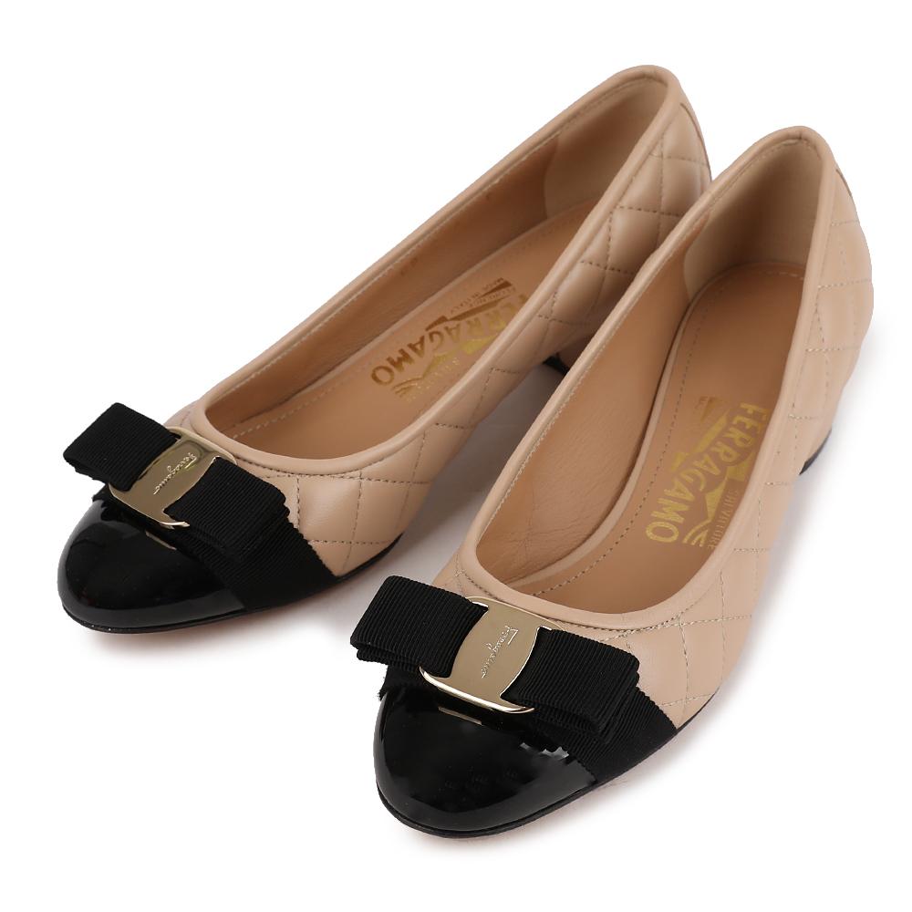 Ferragamo Vara Quilted Pumps Black New Bisque Leather Loafers