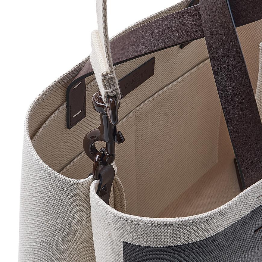 VALENTINO Garavani V-Logo Signature Leather Tote Bag