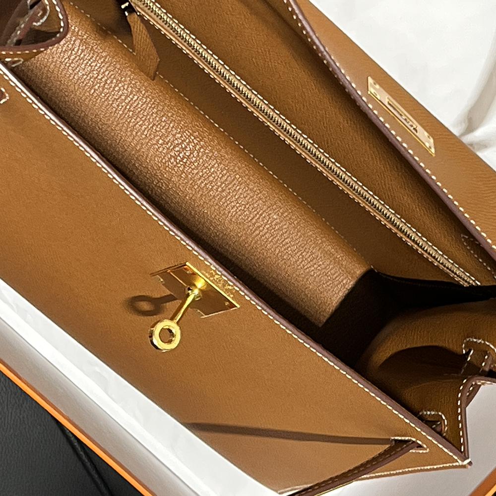 HERMES Sellier Kelly 28 Gold Leather Tote Bag with Gold Hardware