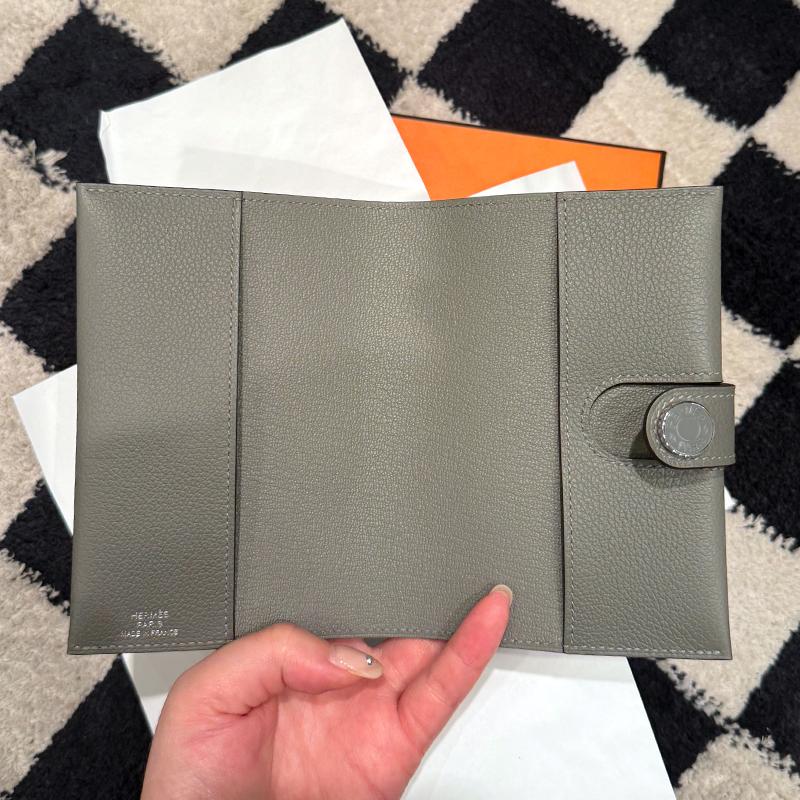 HERMES Dark Gray Passport Holder Wallet Palladium Hardware Unisex