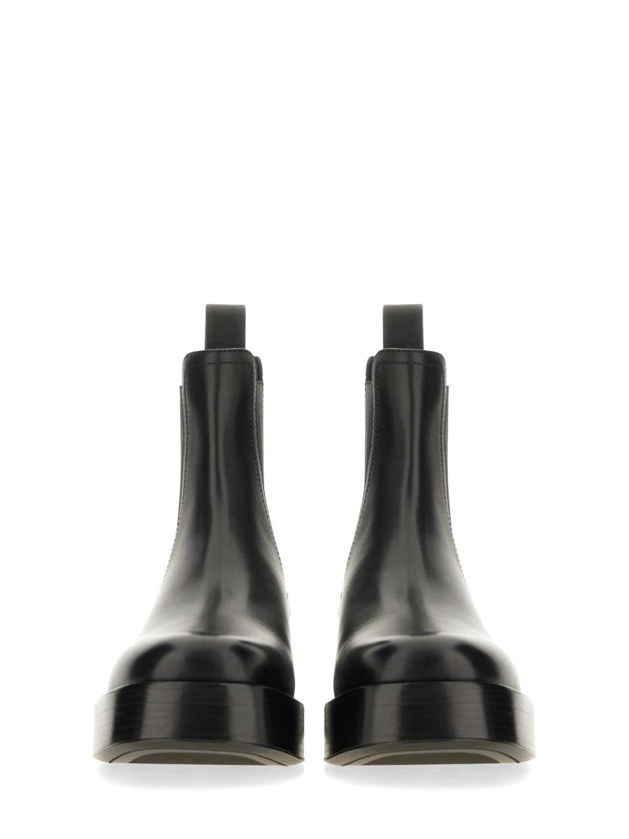 Bottega Veneta Black Leather Chelsea Boots for Men