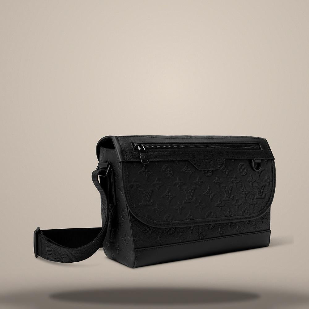 Louis Vuitton Courrier Messenger Black Crossbody Bag M28781