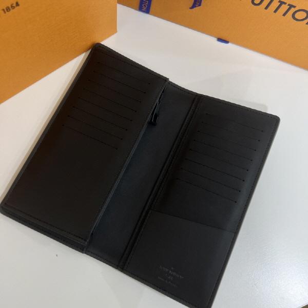 Louis Vuitton Taurillon Black Brazza Long Wallet Unisex M69038