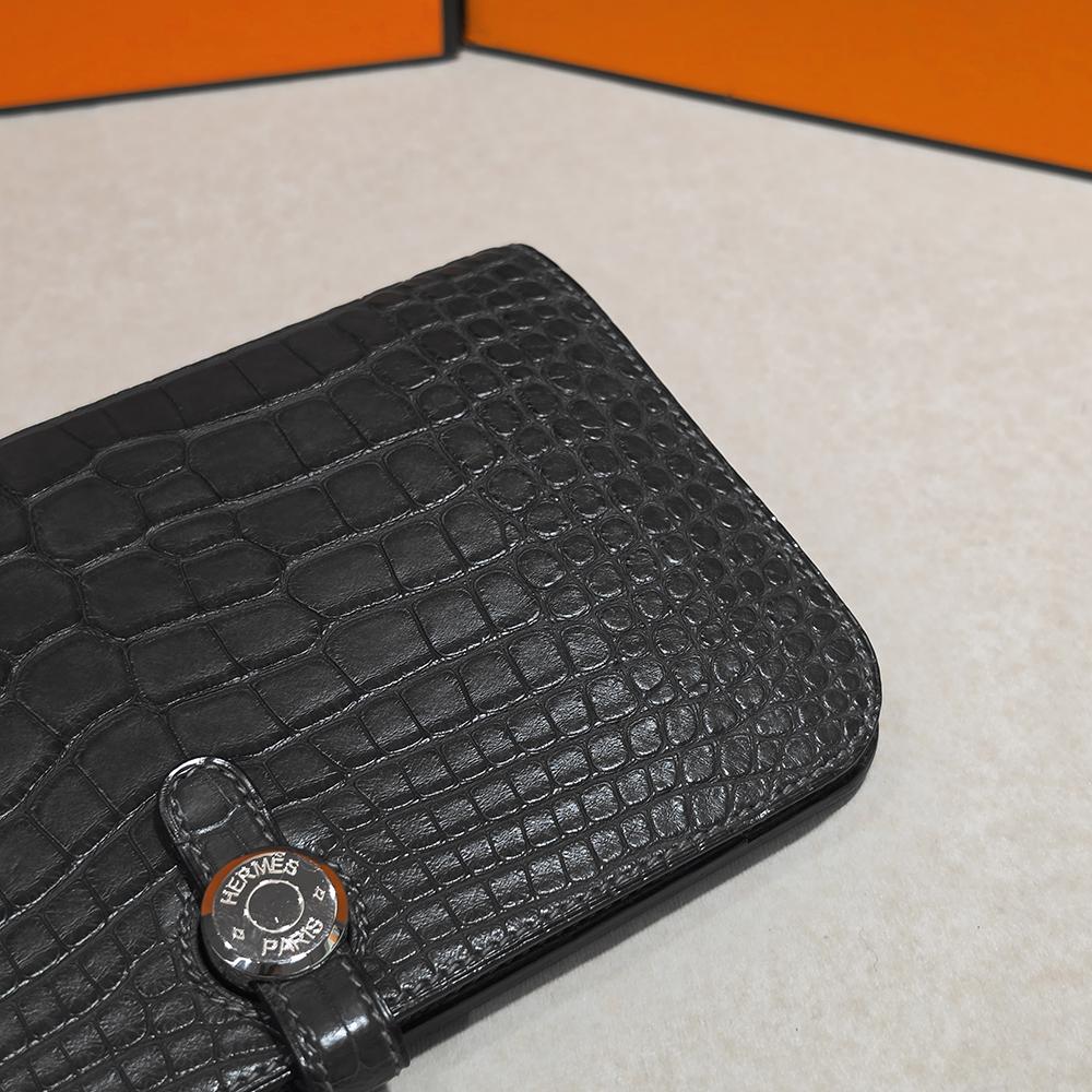 HERMES Alligator Long Wallet Gray Palladium Hardware Unisex