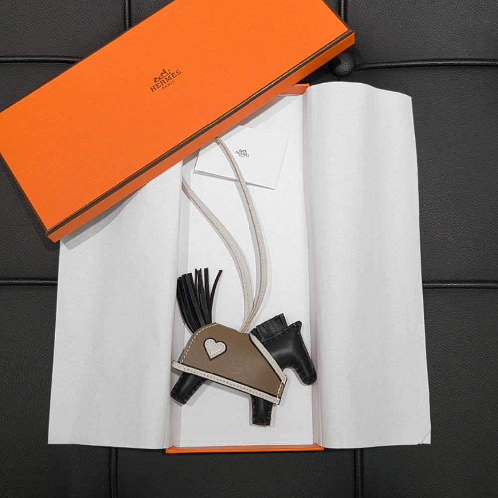 HERMES Rodeo PM Charm Etoupe Lambskin Keyring Unisex