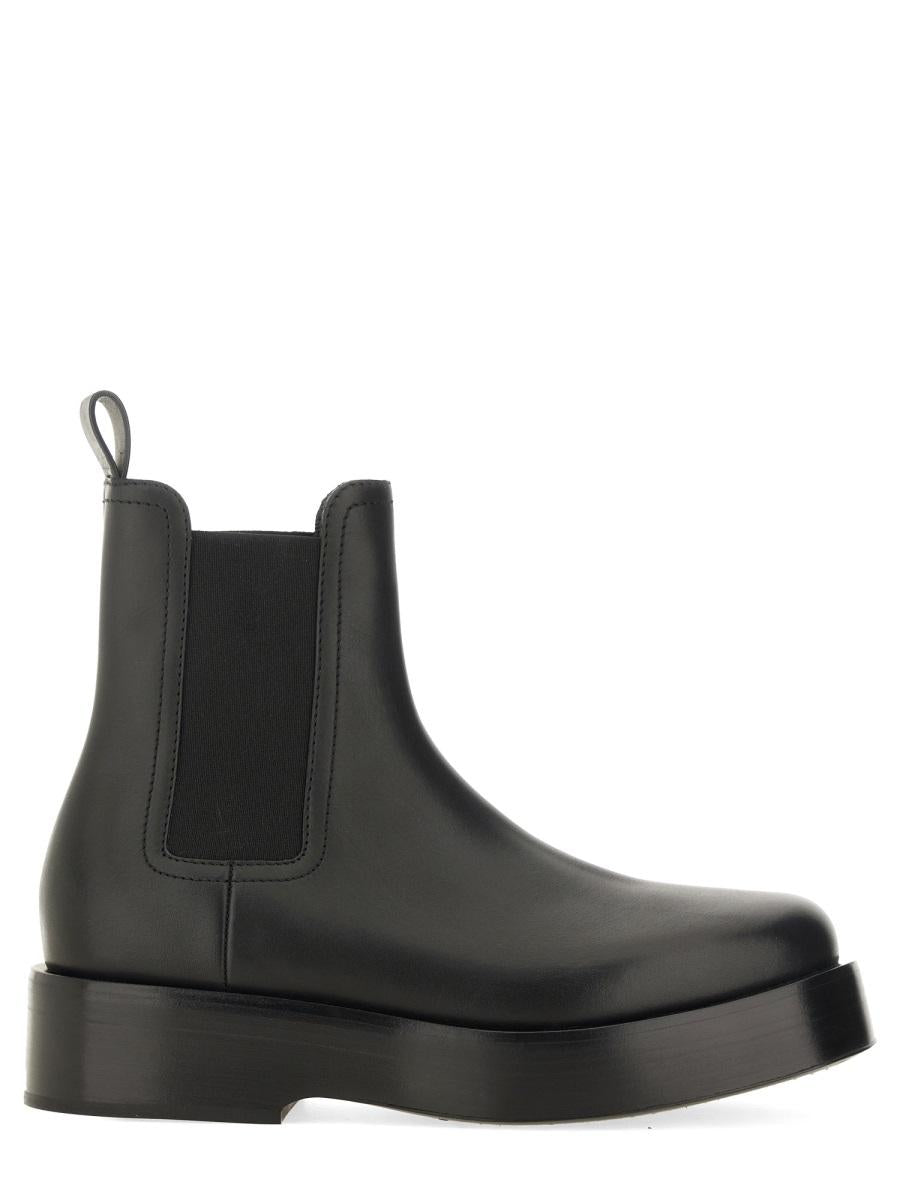 Bottega Veneta Black Leather Chelsea Boots for Men