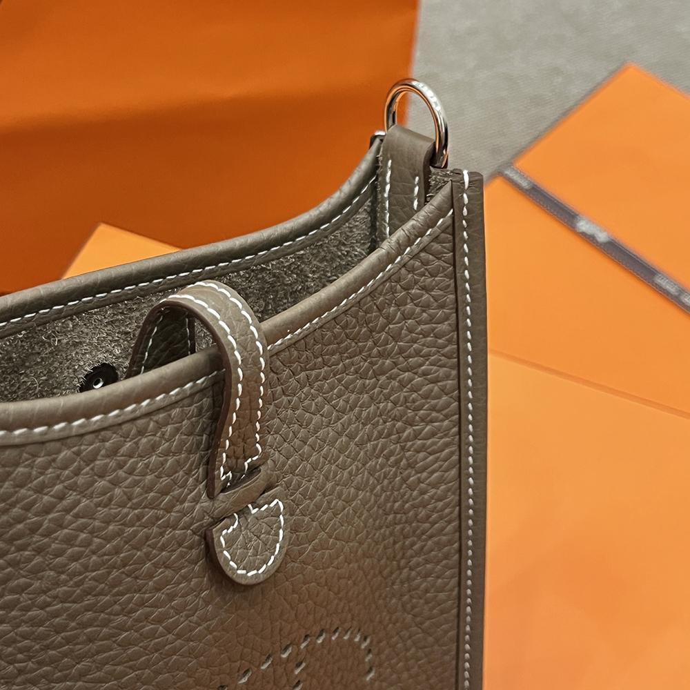 HERMES Evelyne Clemence Leather Crossbody Bag Etoupe Palladium Hardware 16