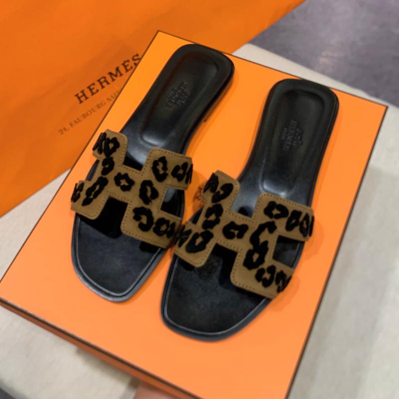 HERMES Women’s Oran Sandals Calfskin Leopard Black