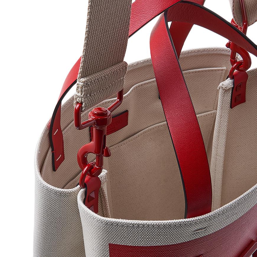 VALENTINO Garavani V-Logo Signature Leather Tote Bag