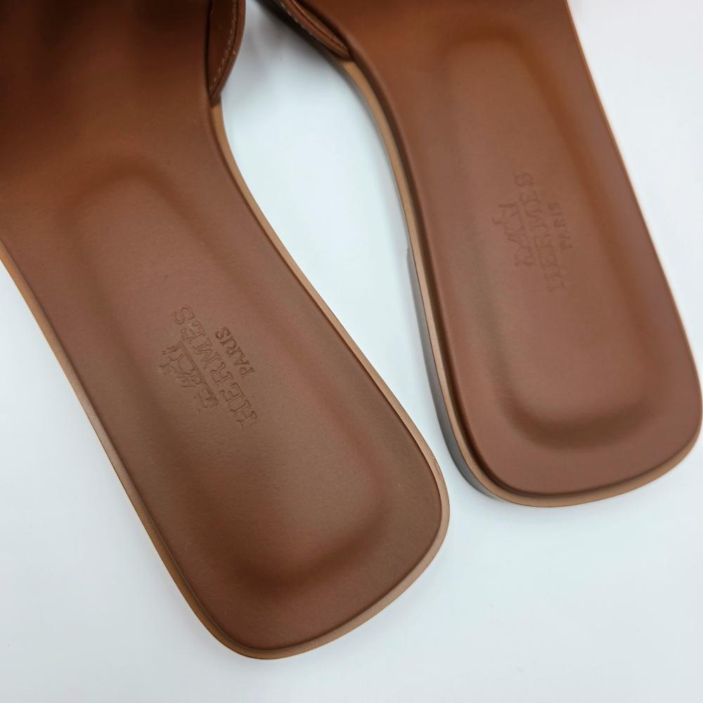 HERMES Oran Sandals Women Leather Gold Color Slides