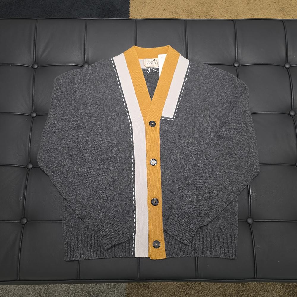 HERMES Cashmere V-Neck Cardigan Anthracite Contrast Neck Men