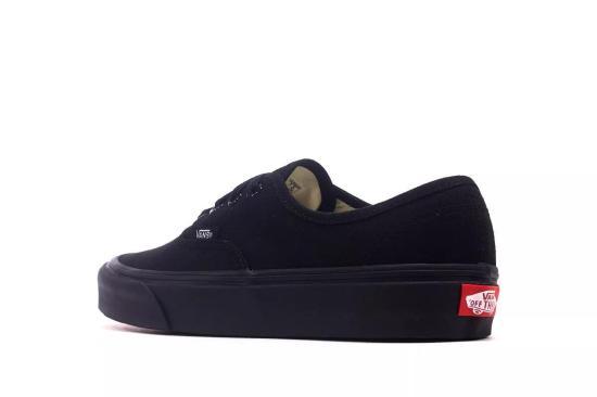 Vans Classic Lace-Up Sneakers for Men VN000EE3BKA1 DOM