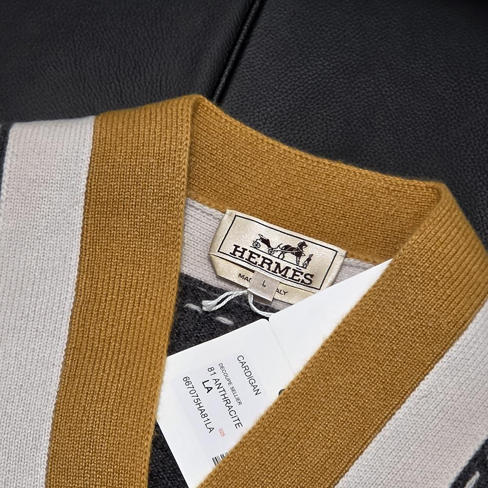 HERMES Cashmere V-Neck Cardigan Anthracite Contrast Neck Men