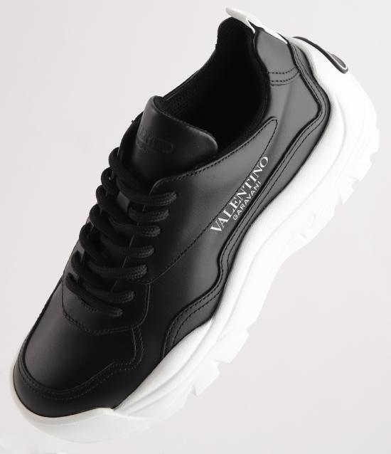 VALENTINO Garavani Black Leather Low-Top Sneakers 3W0S0K55 AEQ 0NI