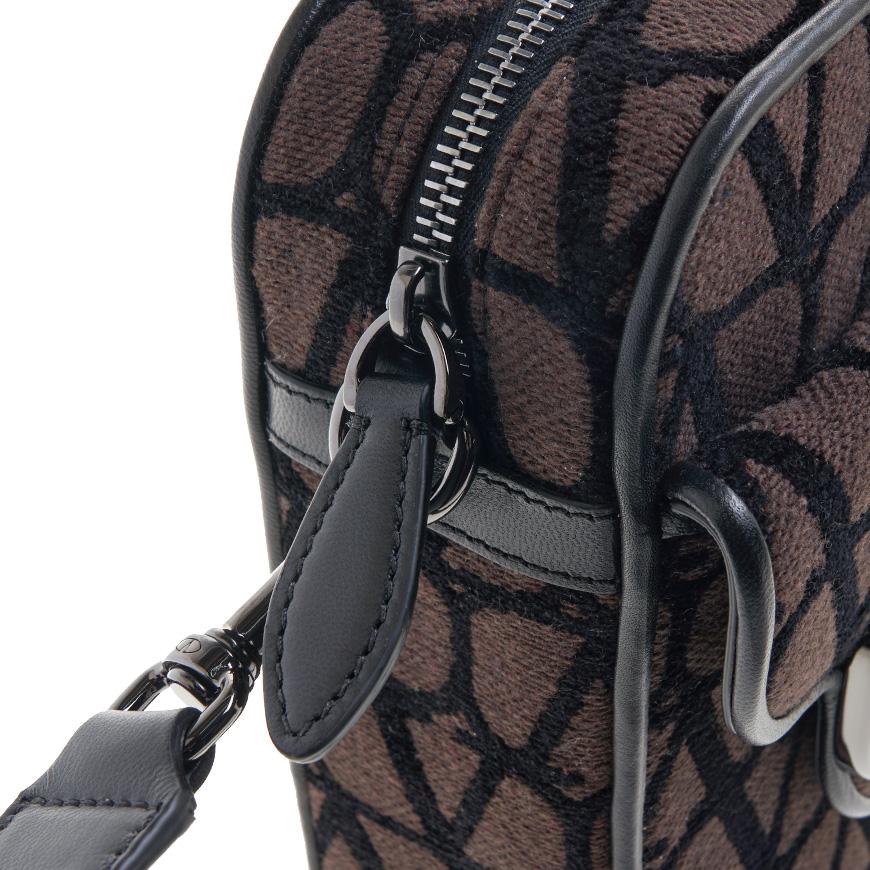 VALENTINO Garavani Signature V Logo Leather Shoulder Bag Unisex