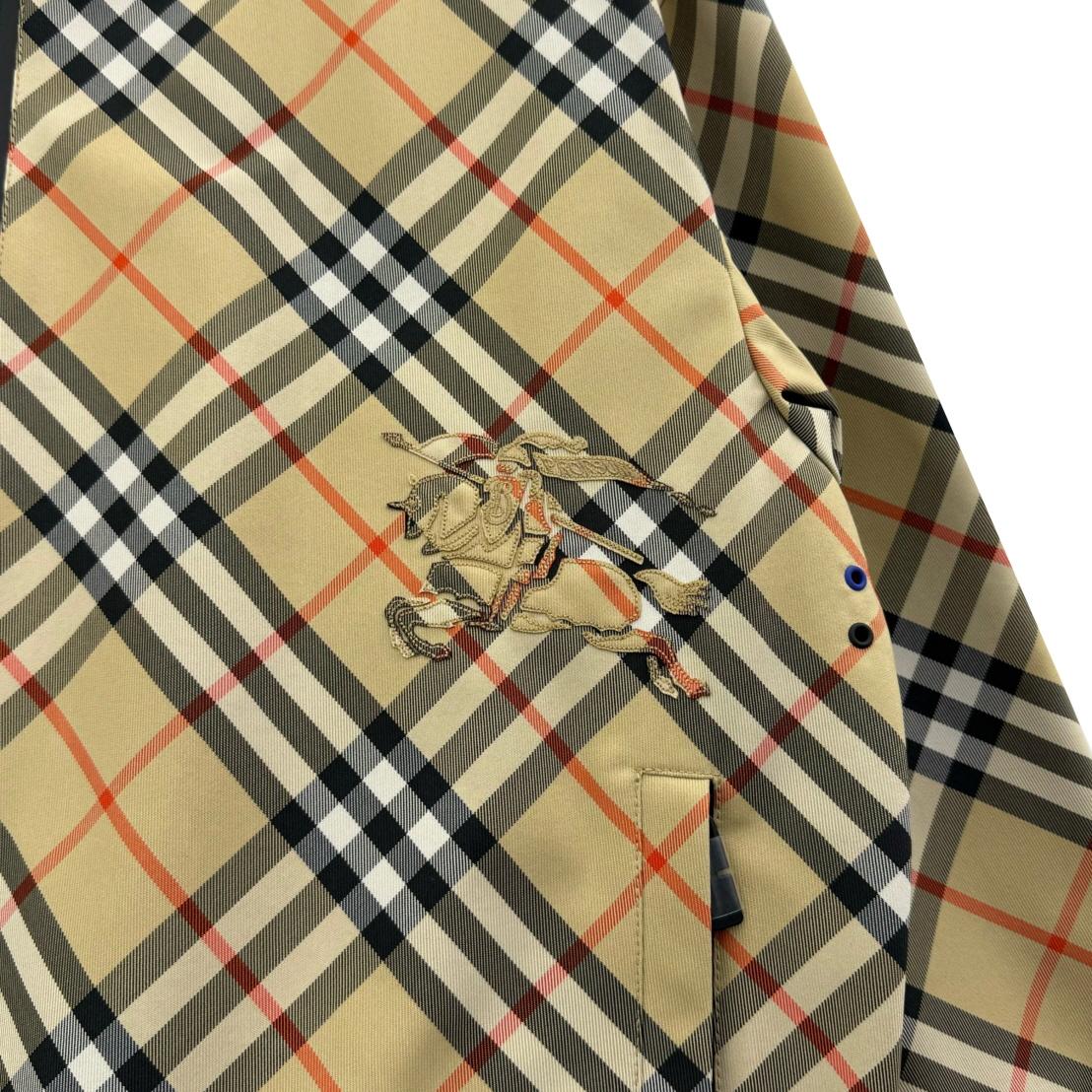BURBERRY Logo Check Reversible Windbreaker Trfford Jacket 8087219