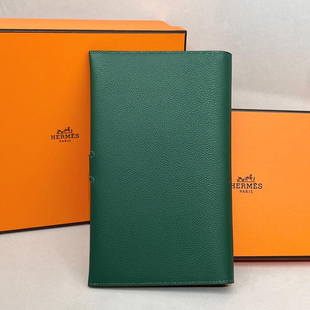 HERMES Green Long Wallet Pouch with Palladium Hardware