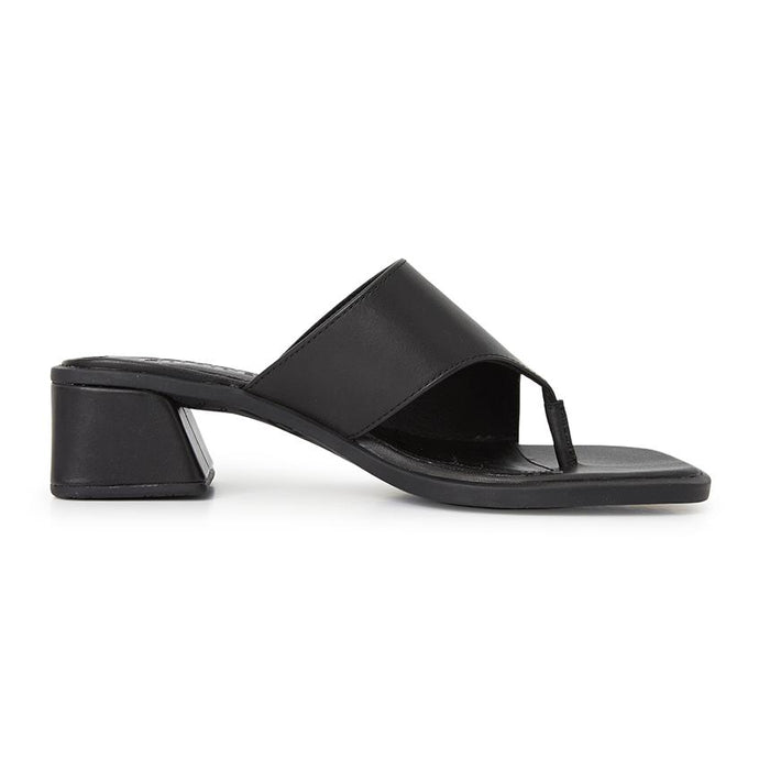 Camper Cora Womens Thong Sandals Slippers K201738 001