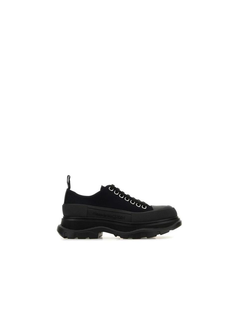 Alexander Mcqueen Tread Slick Lace-Up Low Top Sneakers 697072 W4AAQ 1000