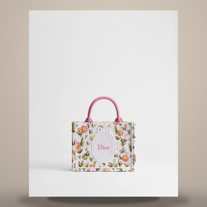 DIOR White Multicolor Daisy Garden Embroidered Strap Mini Tote Ba S5584PEHY M933