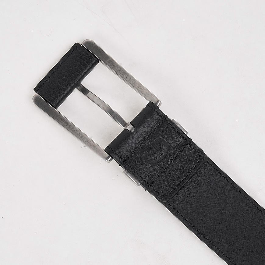 GUCCI Men’s Embossed GG Buckle Leather Belt Black